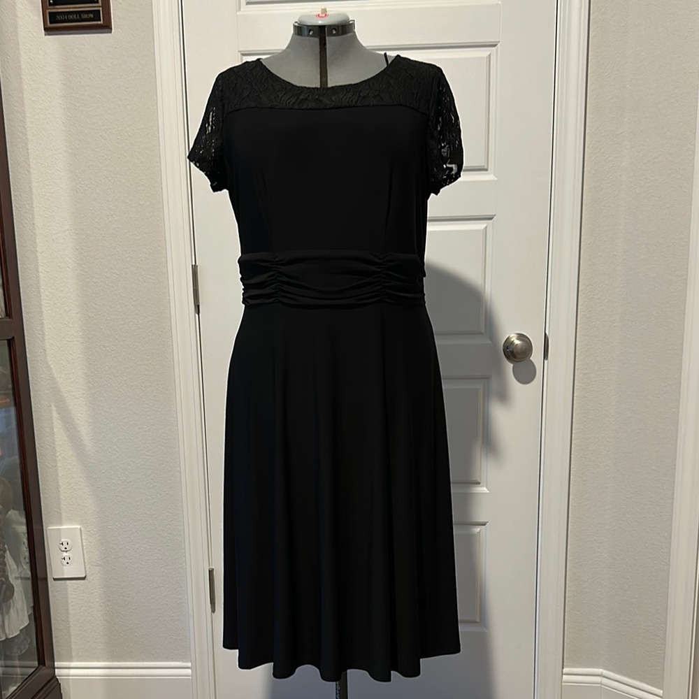 Elegant Black Lace sleeve Dress